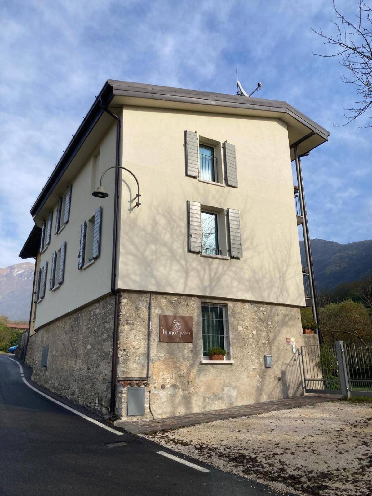 Biancogelso B&B Vegan Gardone Riviera Esterno foto